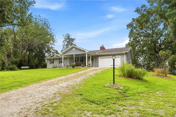 422 NE 500 RD, Warrensburg, MO 64093