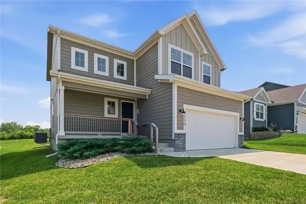 2113 SW Rutherford DR, Lee's Summit, MO 64082