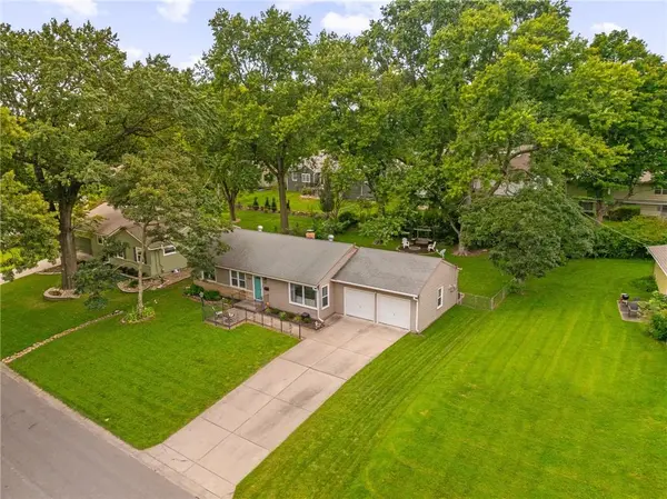8608 Belleview AVE, Kansas City, MO 64114
