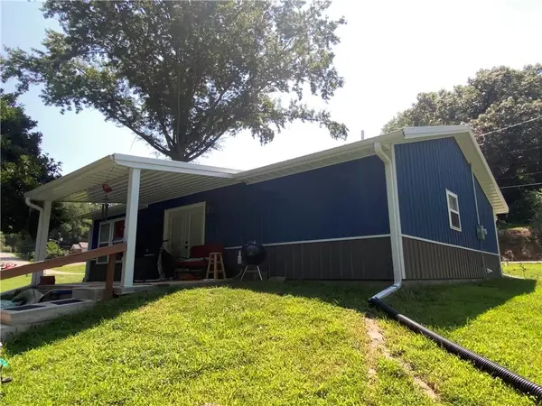 131 Tucker ST, St Joseph, MO 64504