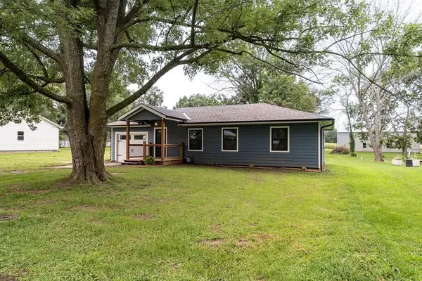 910 N Edith AVE, Adrian, MO 64720