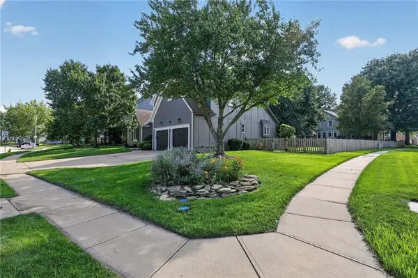 14602 S Hagan ST, Olathe, KS 66062