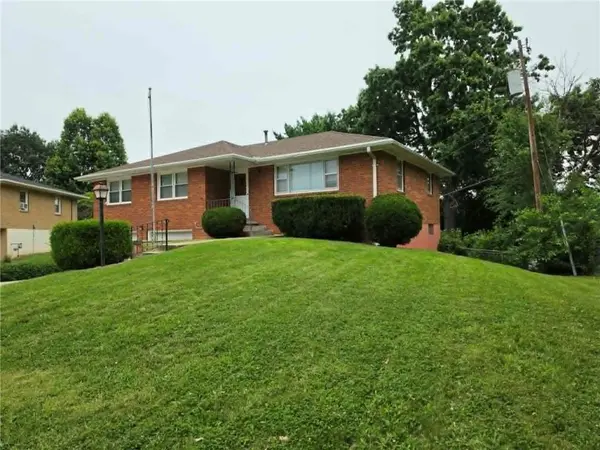 62 Jaguar CIR, St Joseph, MO 64506