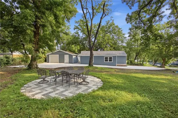 6818 Agnes AVE, Kansas City, MO 64132