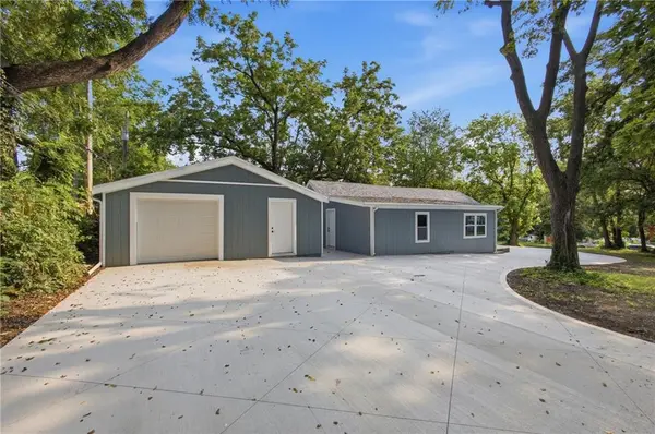 6818 Agnes AVE, Kansas City, MO 64132