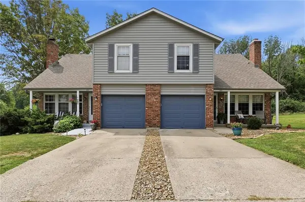 203 W Foxwood DR, Raymore, MO 64083