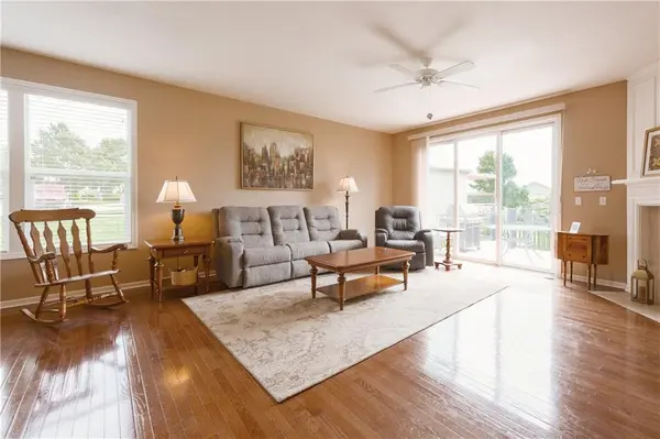 23721 W 88th ST, Lenexa, KS 66227