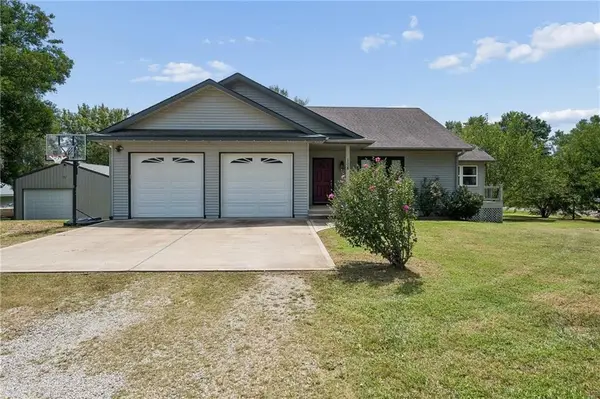 108 E Bates ST, Drexel, MO 64742