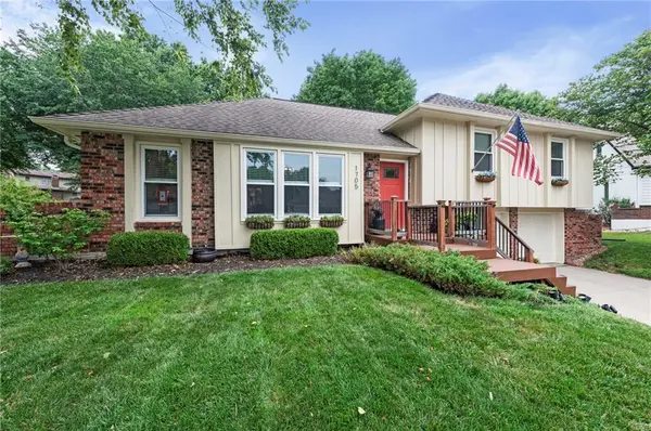 1705 NE Pine CIR, Blue Springs, MO 64014