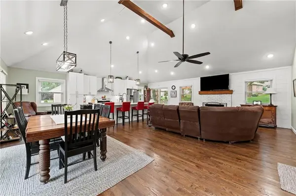 1705 NE Pine CIR, Blue Springs, MO 64014