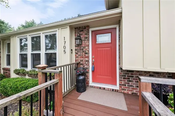 1705 NE Pine CIR, Blue Springs, MO 64014
