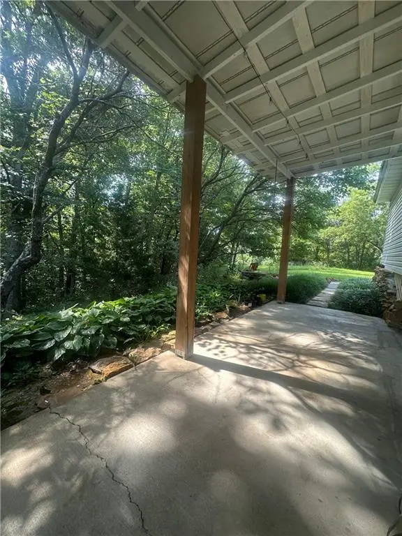 321 NW 1071st RD, Centerview, MO 64093