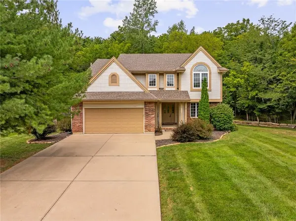 3010 S Bradford LN, Blue Springs, MO 64015