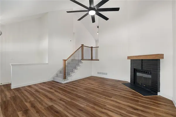 1005 SE Bridgehampton WAY, Lee's Summit, MO 64081