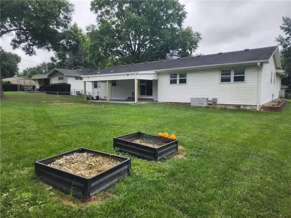 3317 Auburn DR, St Joseph, MO 64506