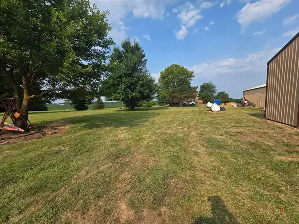 5647 SW Mccomas LN, Plattsburg, MO 64477