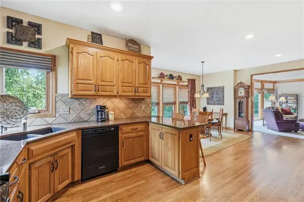 17835 W 69th ST, Shawnee, KS 66217