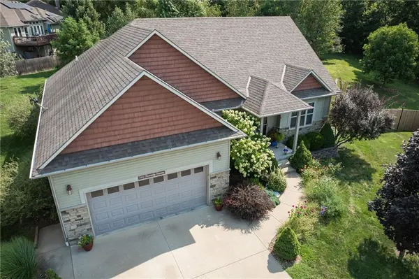 627 Oakmont DR, Warrensburg, MO 64093