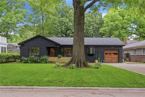 1506 University DR, Lawrence, KS 66044