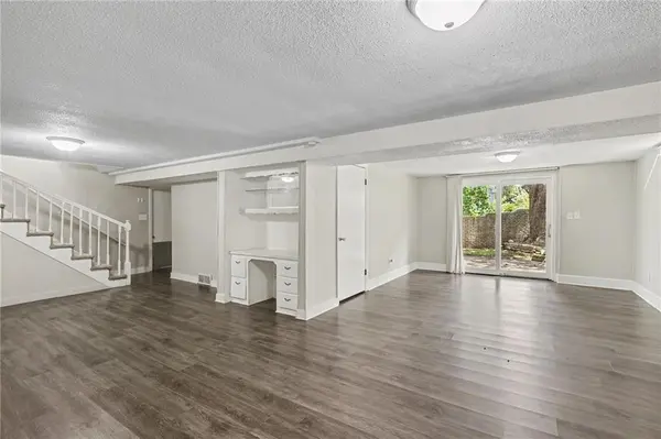 5609 MANNING AVE, Raytown, MO 64133