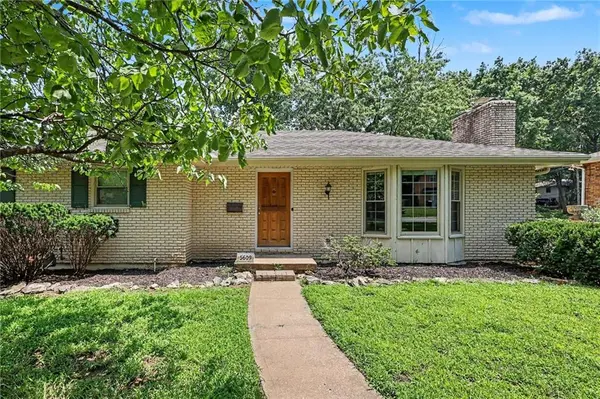 5609 MANNING AVE, Raytown, MO 64133