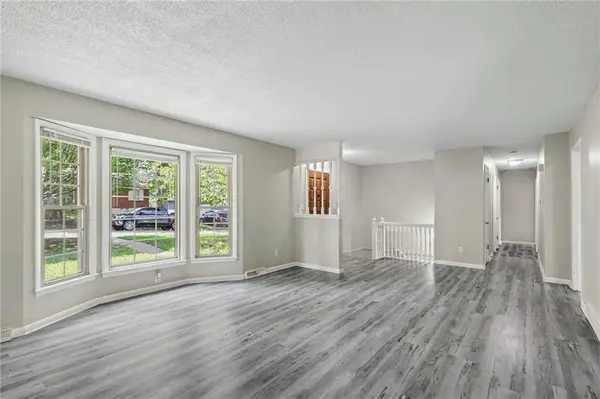 5609 MANNING AVE, Raytown, MO 64133