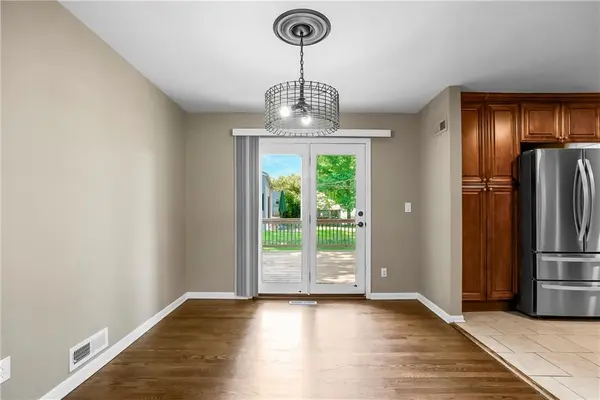 10200 Outlook DR, Overland Park, KS 66207