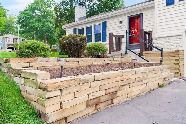 10200 Outlook DR, Overland Park, KS 66207