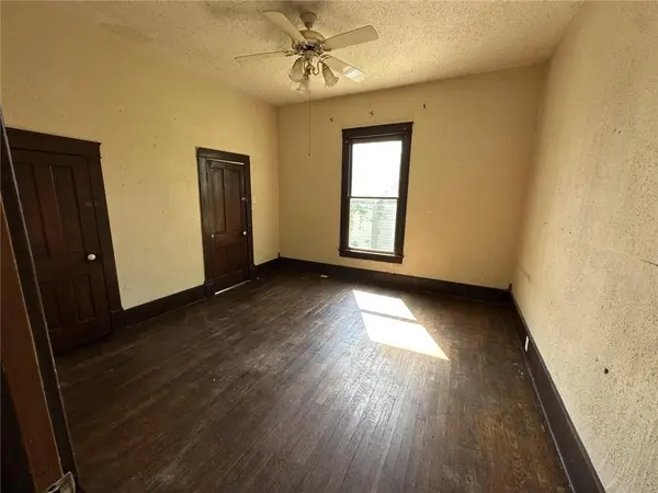 710 W 2nd ST, Webb City, MO 64870