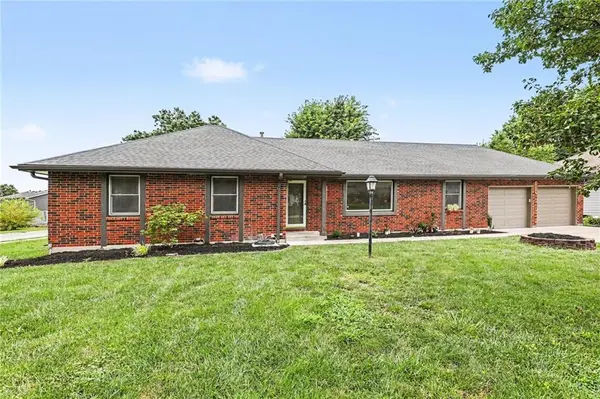 300 N Woodson DR, Raymore, MO 64083