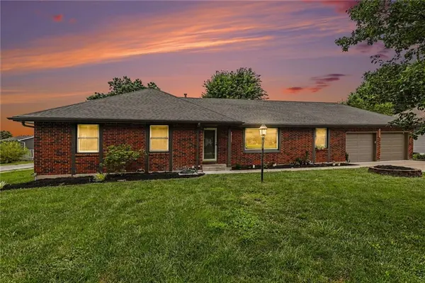 300 N Woodson DR, Raymore, MO 64083