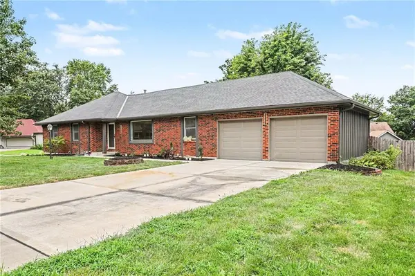 300 N Woodson DR, Raymore, MO 64083