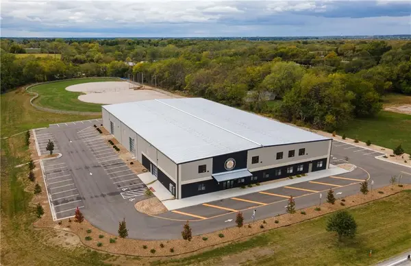 19300 Metcalf AVE, Stilwell, KS 66085