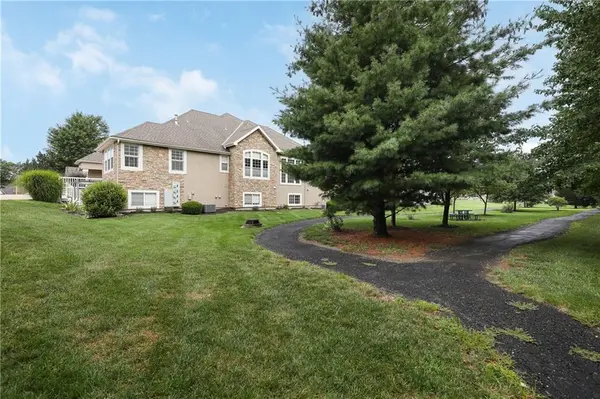 11575 S Bell Court DR #103, Olathe, KS 66061