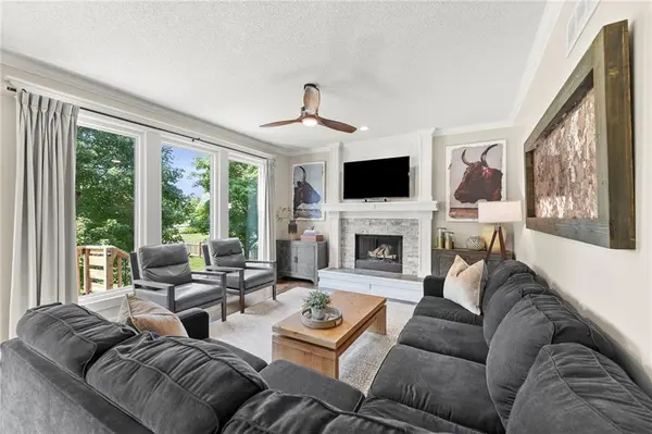 14549 W 152nd PL, Olathe, KS 66062