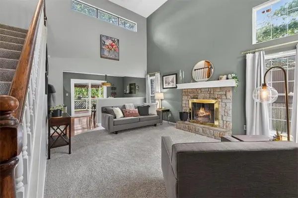 1027 NE Mulberry ST, Lee's Summit, MO 64086