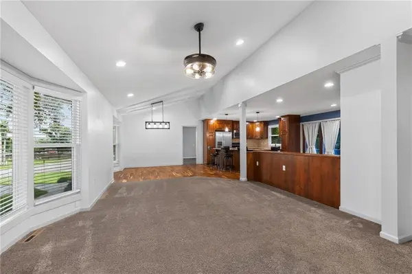 9921 W 67th ST, Merriam, KS 66203