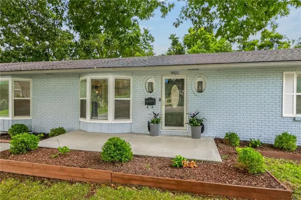 9921 W 67th ST, Merriam, KS 66203