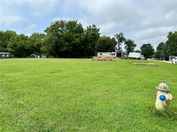 W 8th and Howenstein ST, Cameron, MO 64429