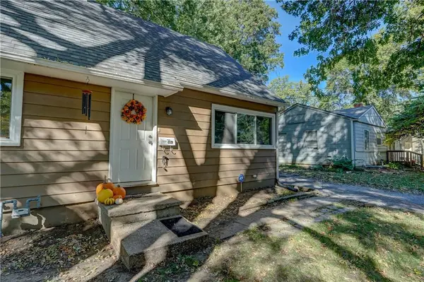1708 S Pearl ST, Independence, MO 64055