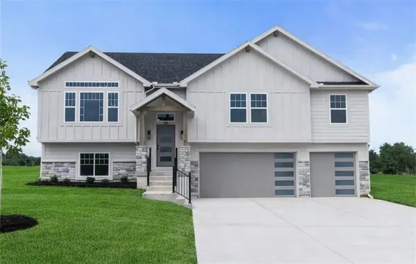 1103 N Eli LN, Warrensburg, MO 64093