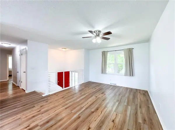 1403 Blueberry DR, Harrisonville, MO 64701