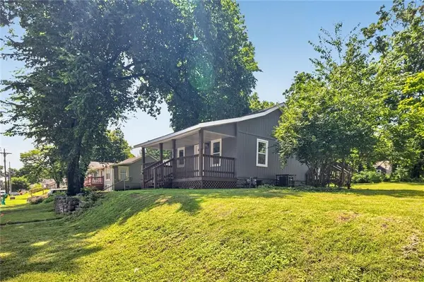 2611 W 45th AVE, Kansas City, KS 66103