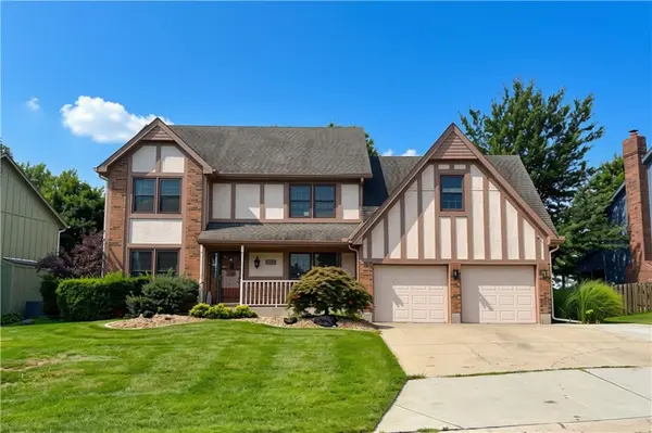 5722 Richards CIR, Shawnee, KS 66216