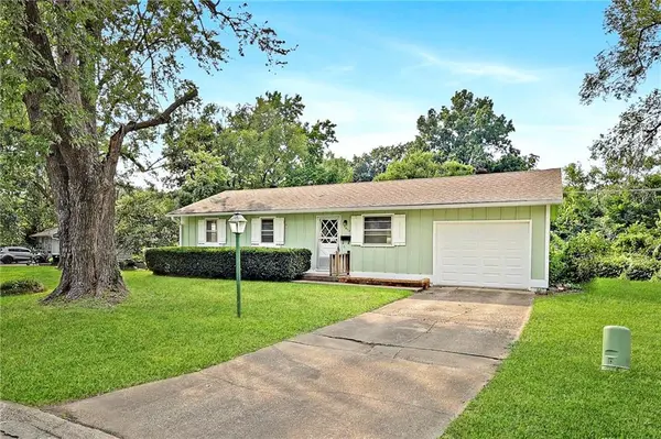 1802 Bird TER, Harrisonville, MO 64701