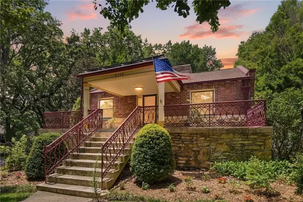 4708 Rockhill RD, Kansas City, MO 64110