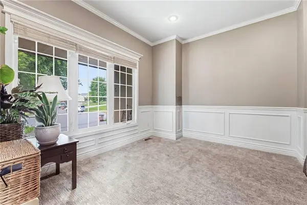 932 Elder CT, Raymore, MO 64083