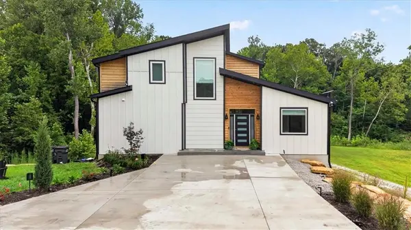 8395 NW Baker CIR, Kansas City, MO 64153