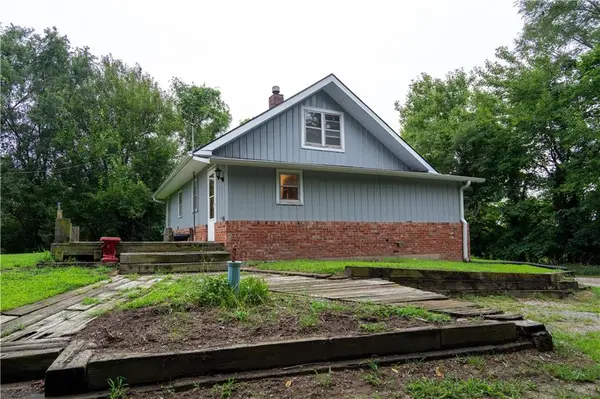 6501 S 16th ST, St Joseph, MO 64504