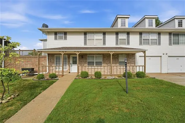 2002 S Hummel DR, Independence, MO 64055